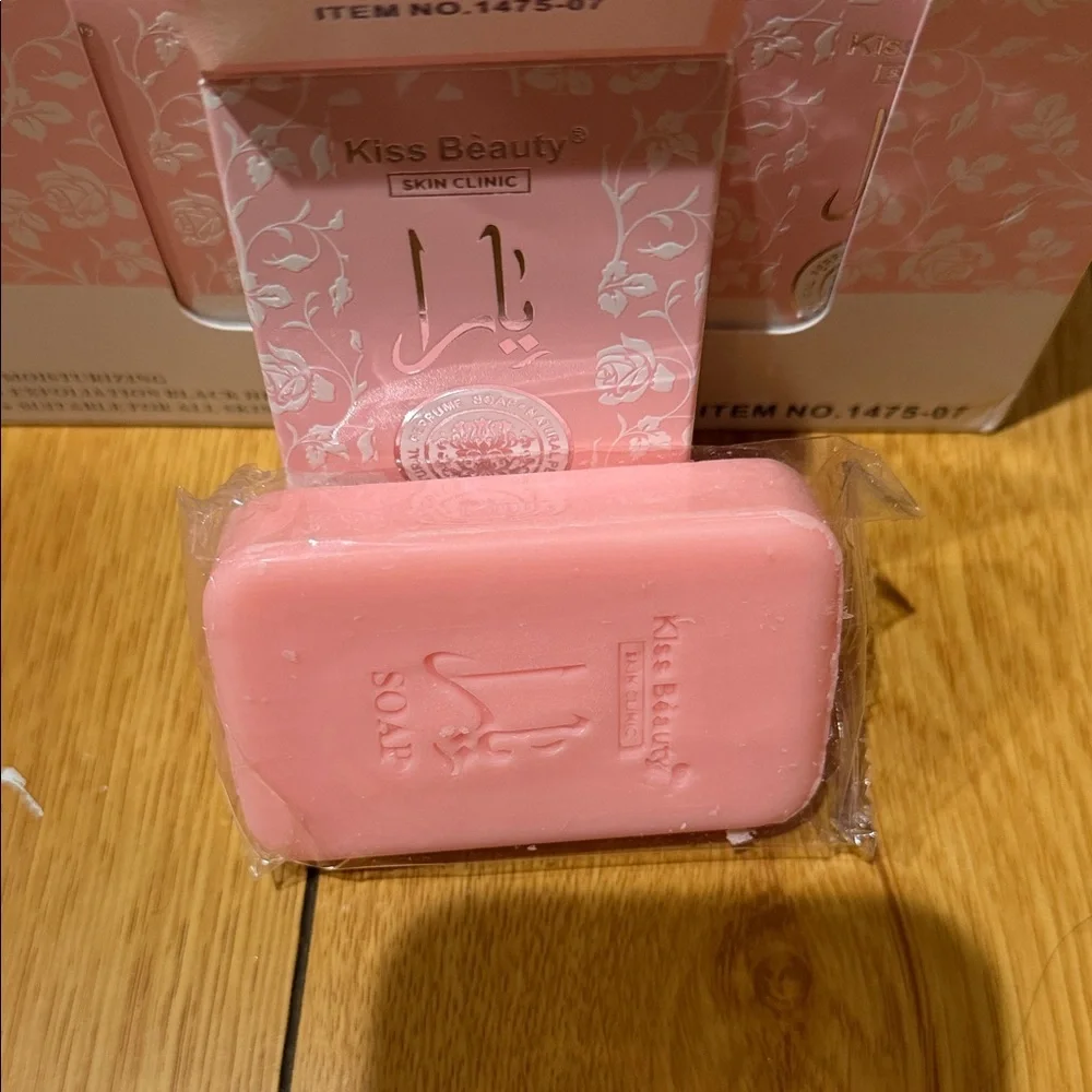 Kiss Beauty Pink Soap - Moisturizing Facial Cleanser